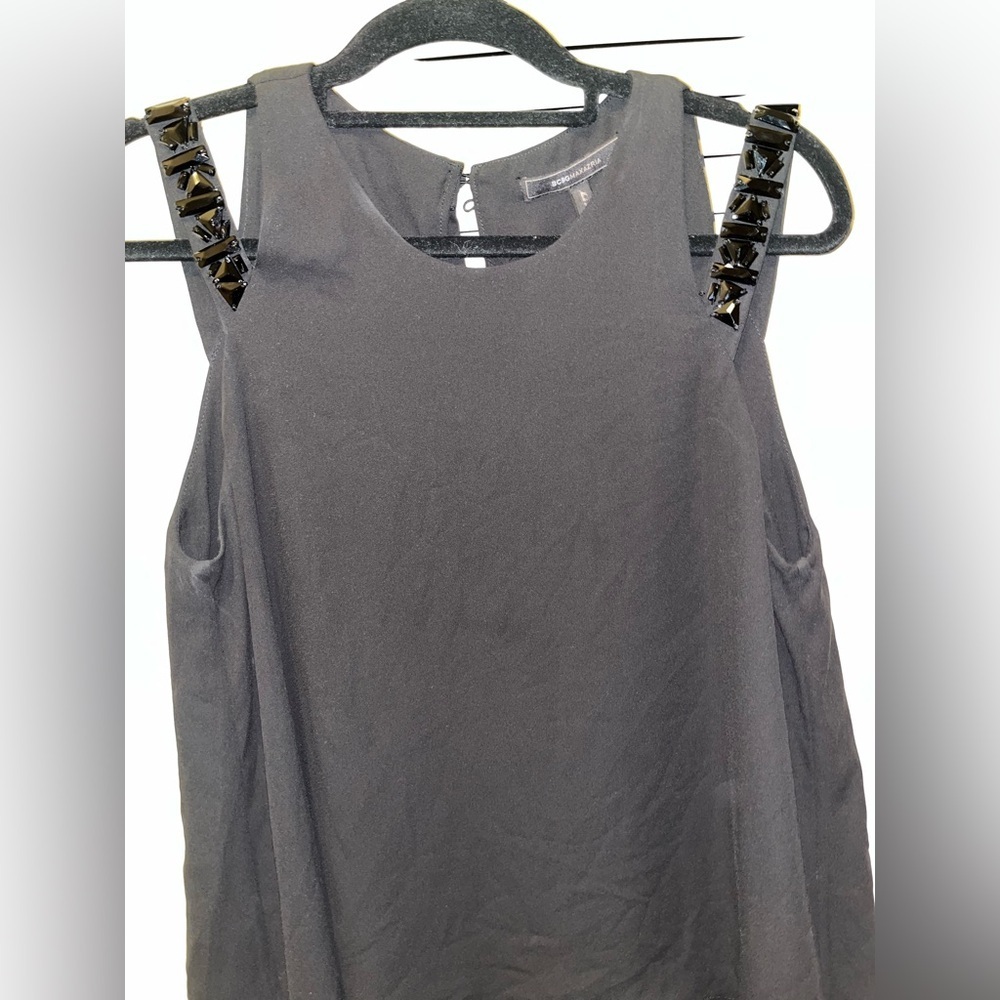 BCBGMaxAzria Black Joline Studded Strap Sleeveless Blouse Keyhole Back Size L